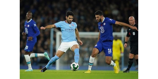 Manchester City vinder let